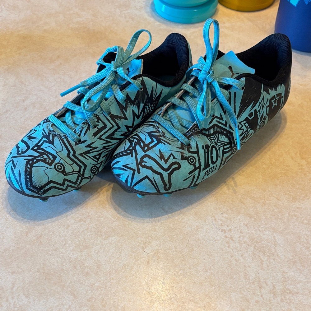 Puma Kids Teal and Black Graphic Soccer Cleats